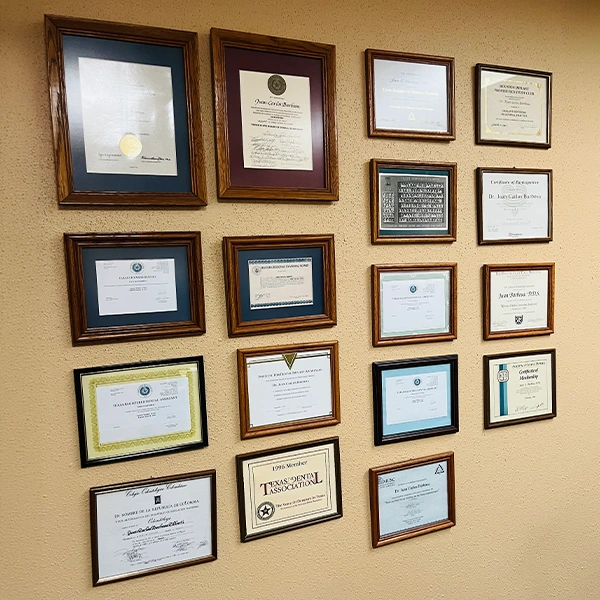 Dentist Juan Carlos Barbosa's Accreditations